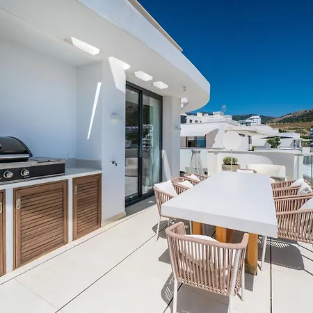 דירה Luxury Atico Higueron West 4431 פואנגירולה