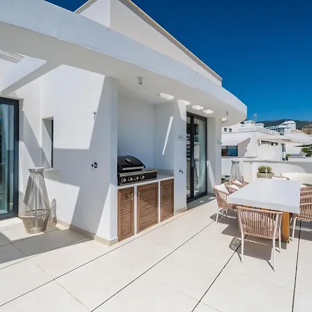 Διαμέρισμα Luxury Atico Higueron West 4431 *