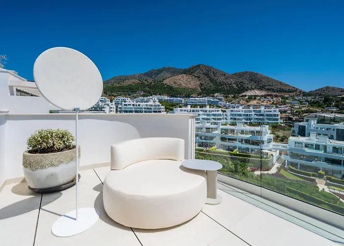 Luxury Atico Higueron West 4431 דירה פואנגירולה