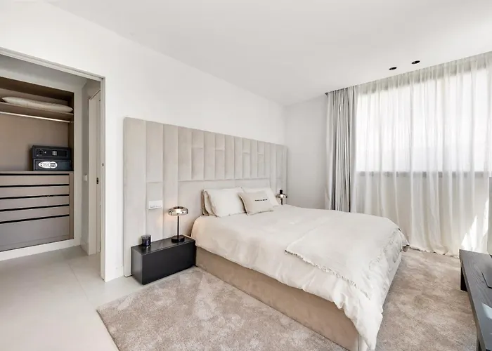 Luxury Atico Higueron West 4431 דירה