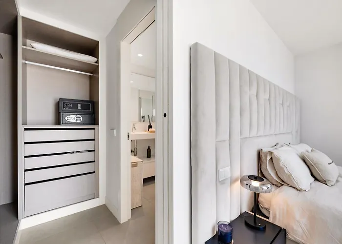 公寓 Luxury Atico Higueron West 4431 *